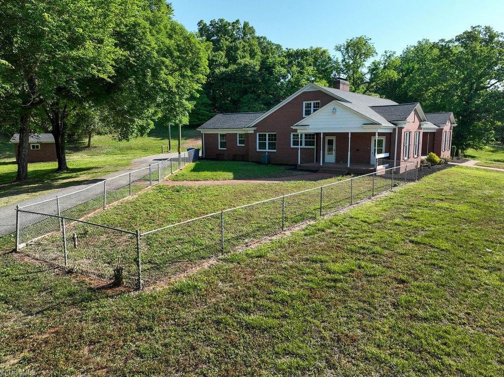 House in North Wilkesboro, North Carolina, United States 5 - 18203294