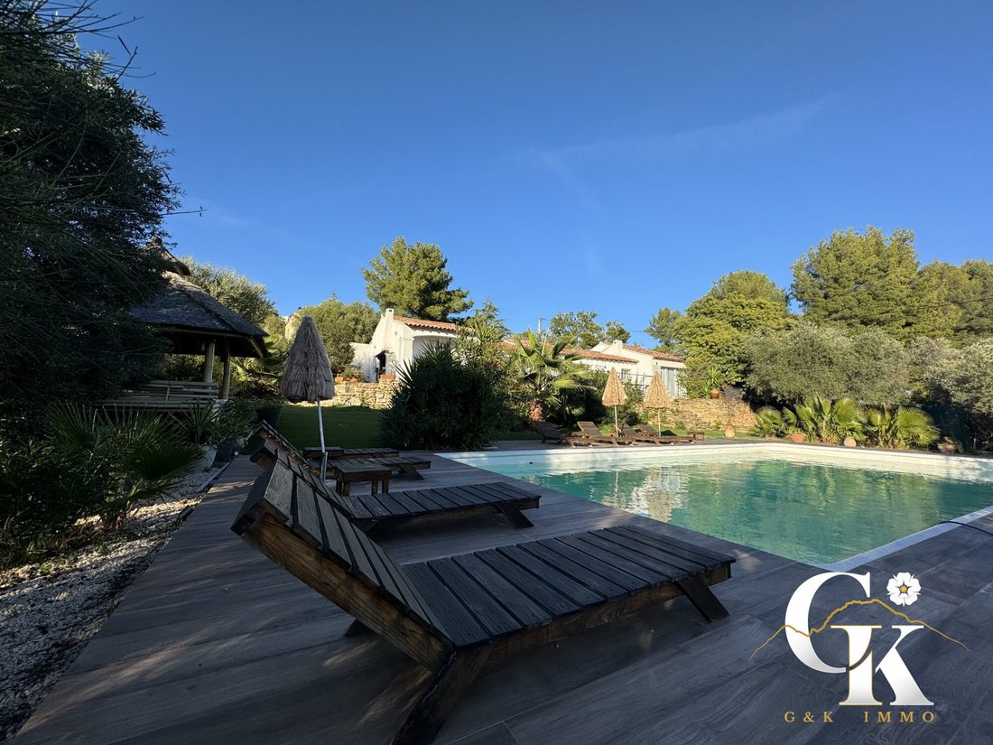 House in La Cadiere-d'Azur, Provence-Alpes-Côte d'Azur, France 1 - 18206835