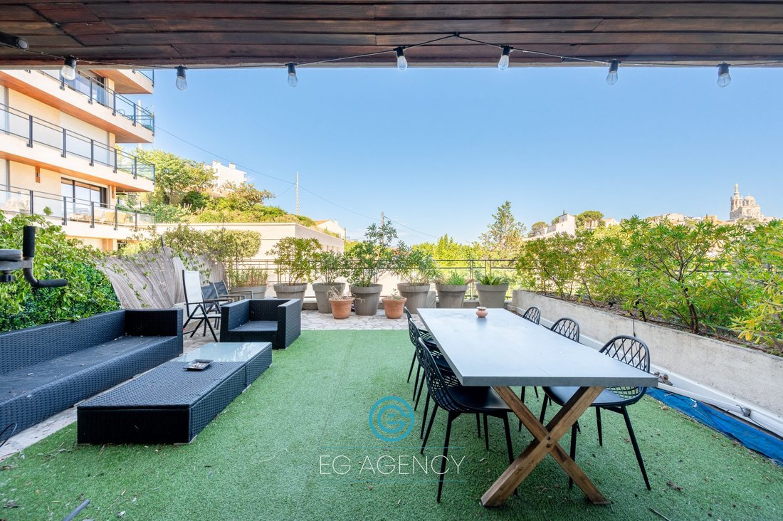 Apartment in Vieille Chapelle, 8e Arrondissement, Marseille 2 - 18206827