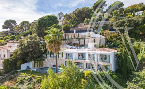 Villa in Font de Veyre, Cannes, France 1
