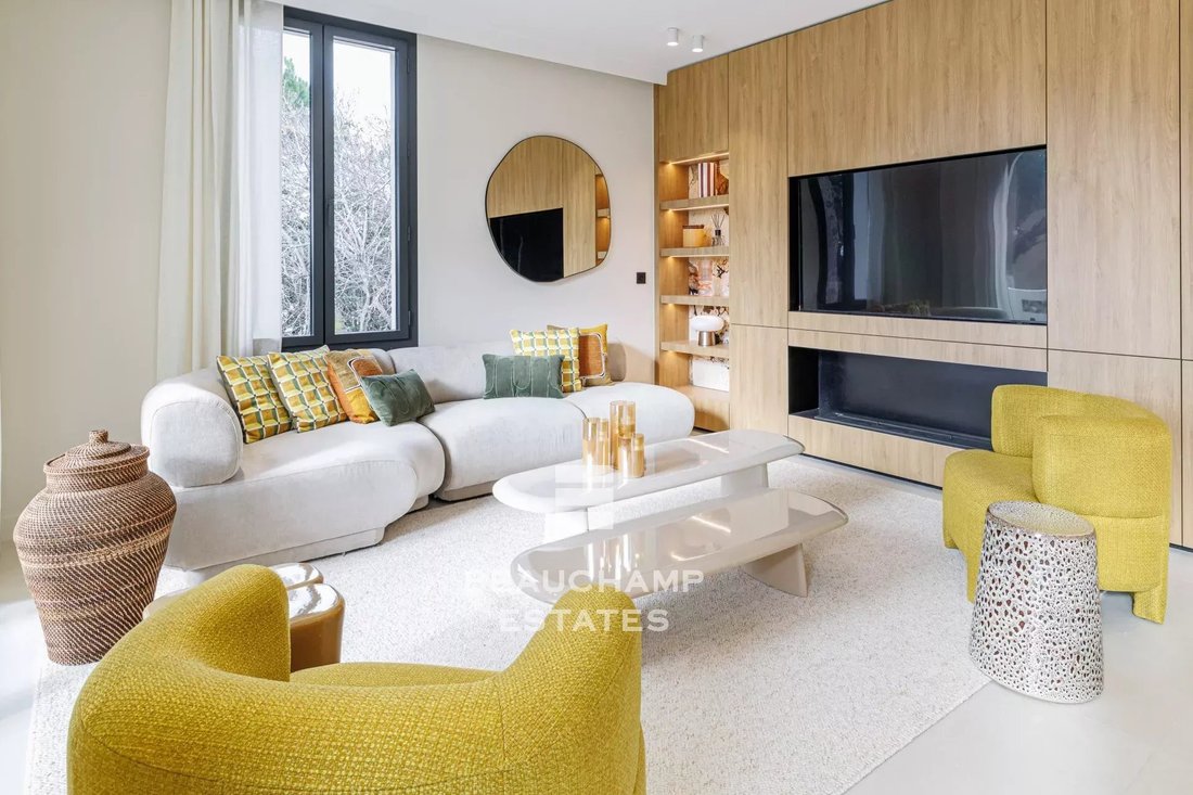 Villa in Cannes, Provence-Alpes-Côte d'Azur, France 2 - 17429767