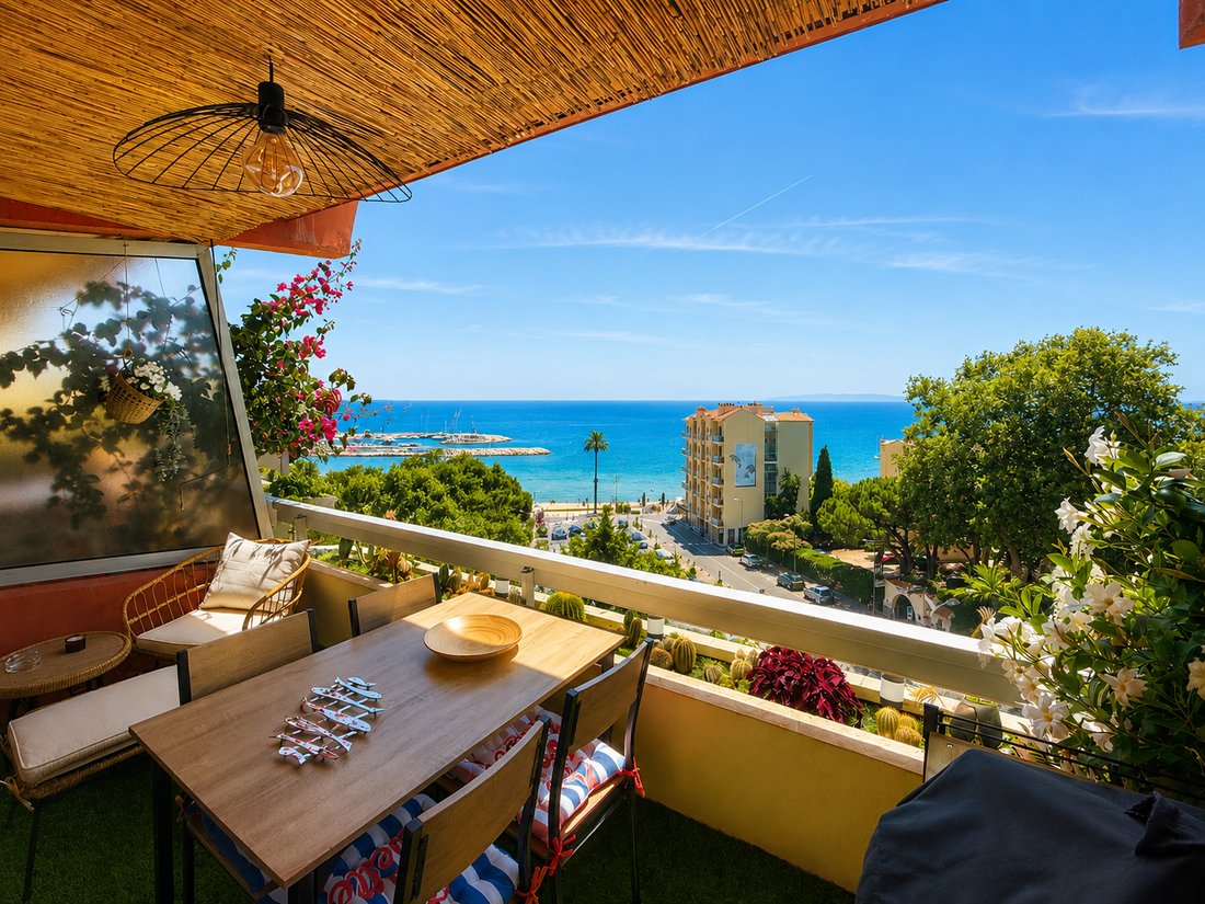 Apartment in Le Lavandou, Provence-Alpes-Côte d'Azur, France 1 - 18204386