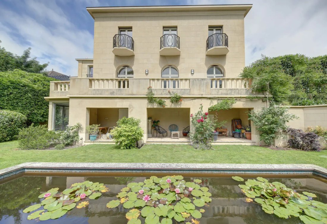 Villa in Grange Aux Belles-Terrage, Paris 10e Arrondissement, Paris 1 - 18204188