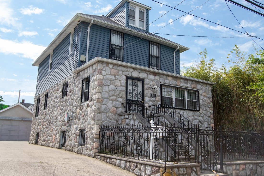 House in New York, New York, United States 1 - 18200779