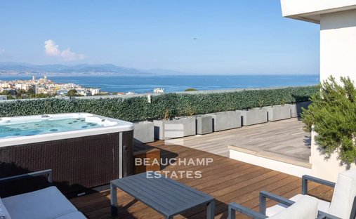 Penthouse in Juan les Pins-Gallice, Antibes, France 1