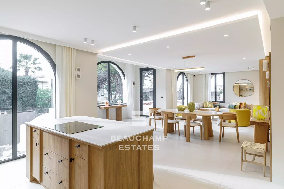 Villa in Cannes, Provence-Alpes-Côte d'Azur, France 1 - 17429767