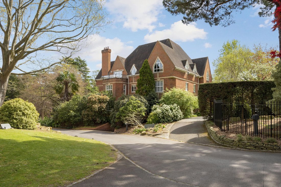 Apartment in Coombe, Royal Borough of Kingston upon Thames, England 1 - 18199545