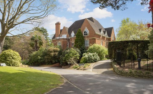 Appartamento a Coombe, Borough Reale di Kingston upon Thames, Inghilterra 1
