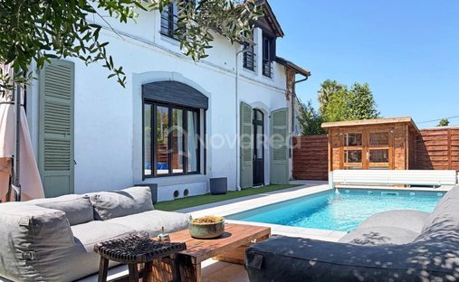 House in Pau, Nouvelle-Aquitaine, France 1