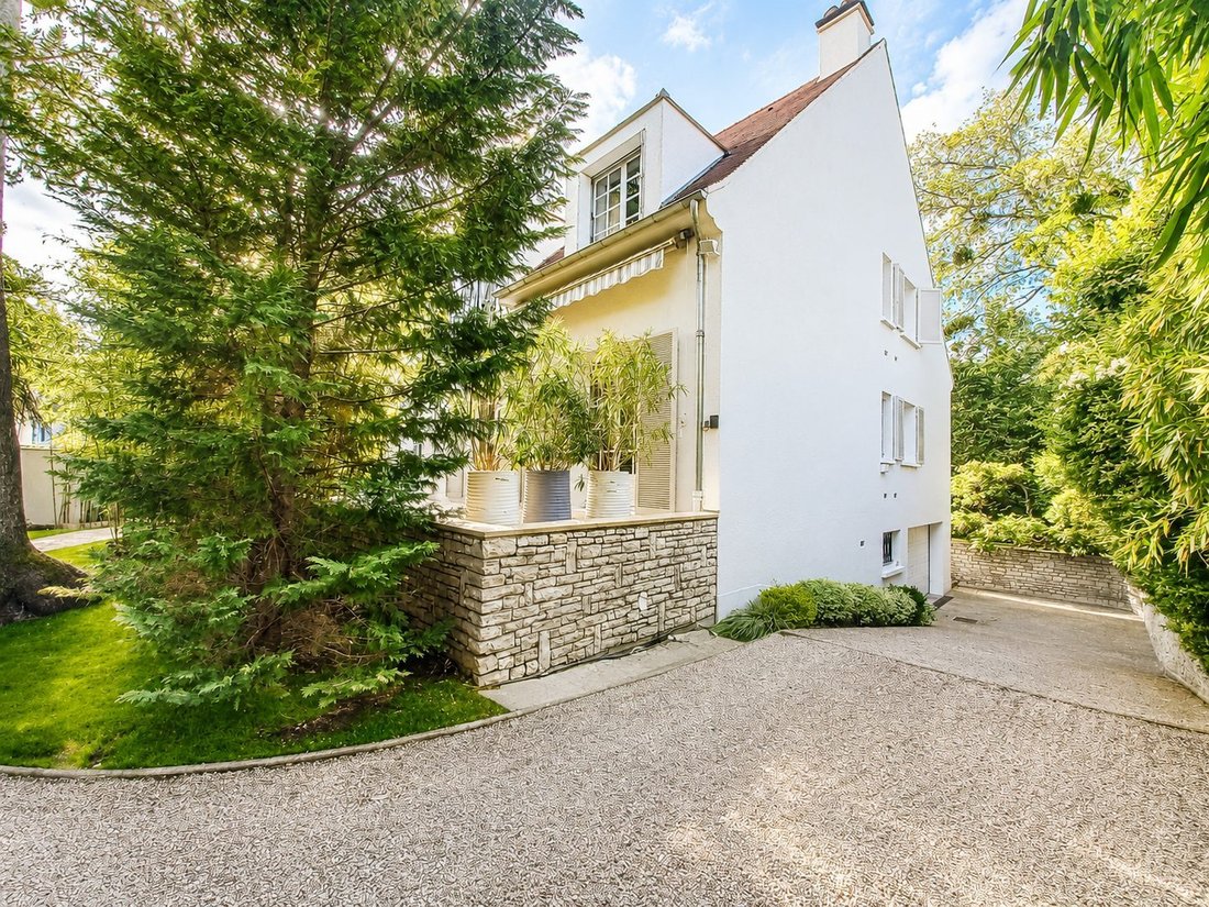 House in Le Vésinet, Ile-de-France, France 4 - 18206860