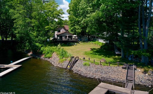 House in Mayfield, New York, United States 1
