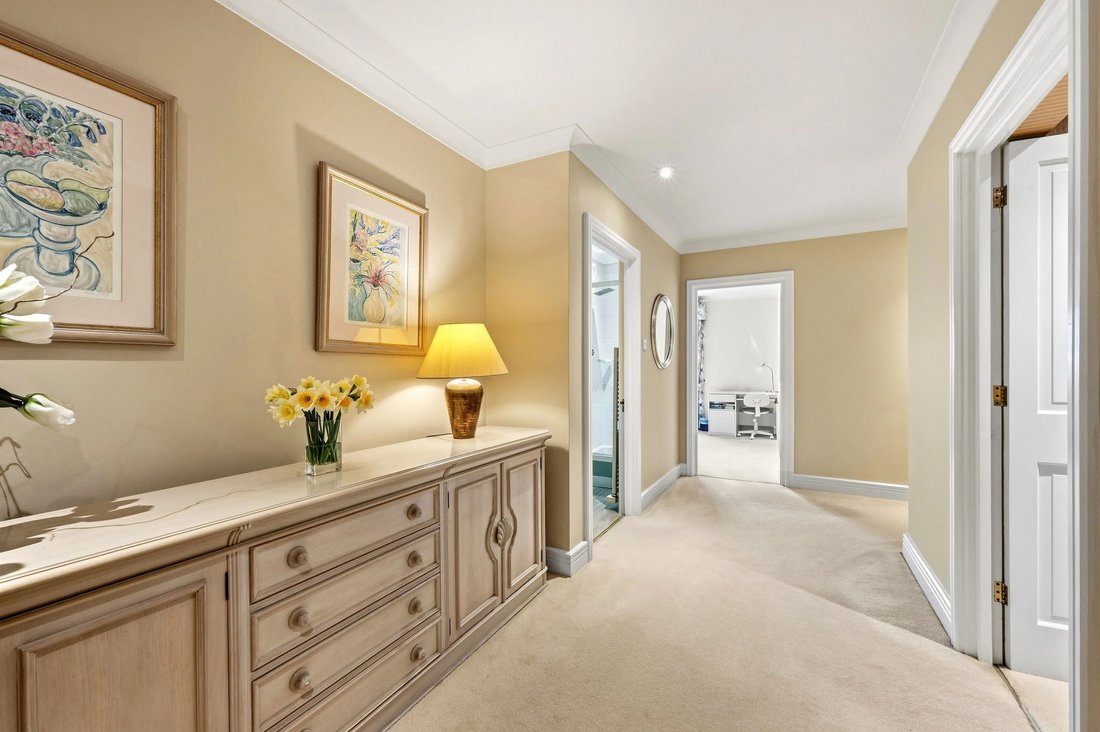 Apartment in Coombe, Royal Borough of Kingston upon Thames, England 3 - 18199545