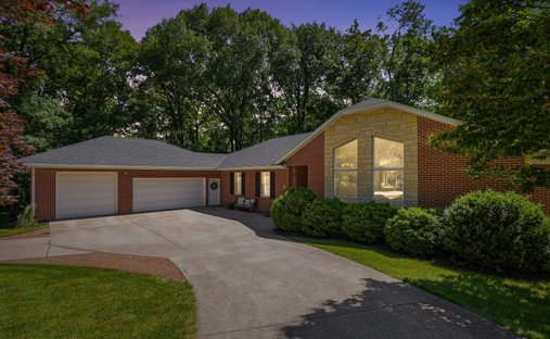 House in Le Claire, Iowa, United States 1