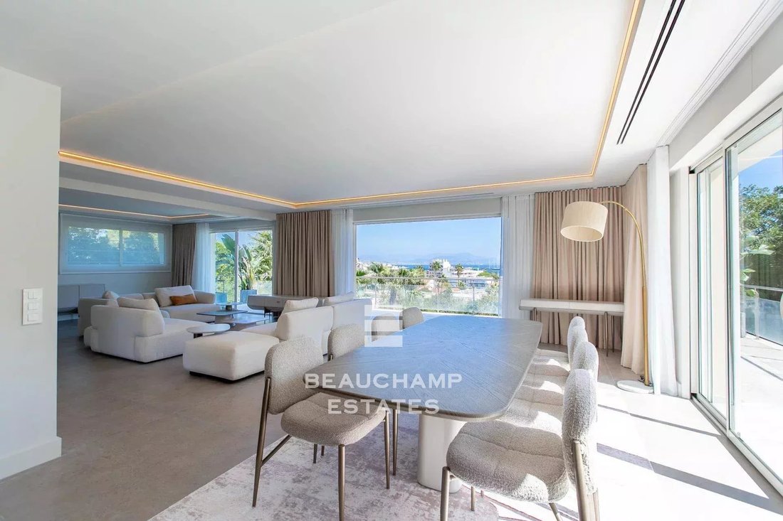 Villa in Juan les Pins-Gallice, Antibes, France 4 - 17389060