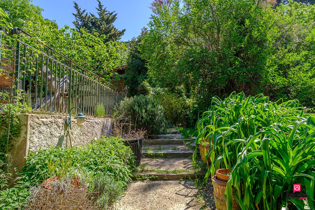 Villa in Saint Marcel, Marseille, Provence-Alpes-Côte d'Azur 2 - 18206007