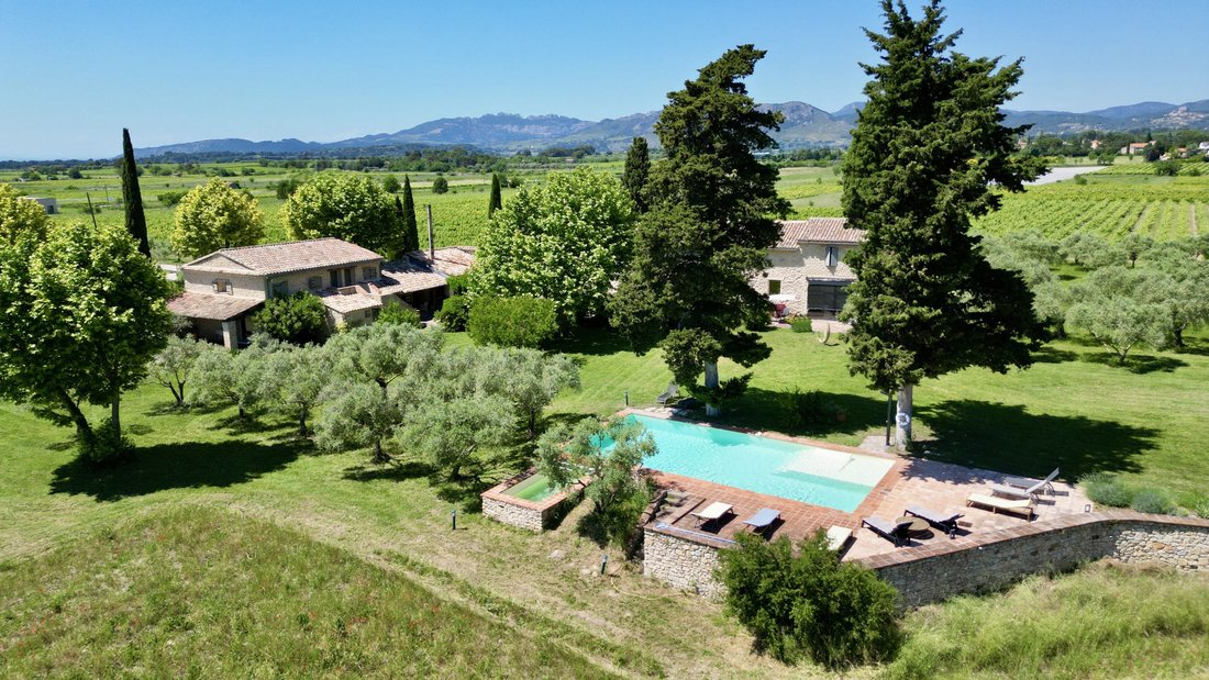 Castello a Crillon-le-Brave, Provenza-Alpi-Costa Azzurra, Francia 1 - 18204349