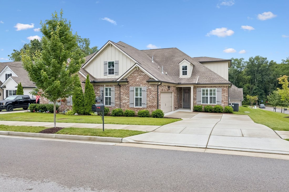 Co Op in Nashville, Tennessee, United States 1 - 18204983
