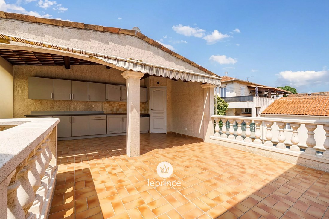 Villa a Saint-Laurent-du-Var, Provenza-Alpi-Costa Azzurra, Francia 5 - 18201669