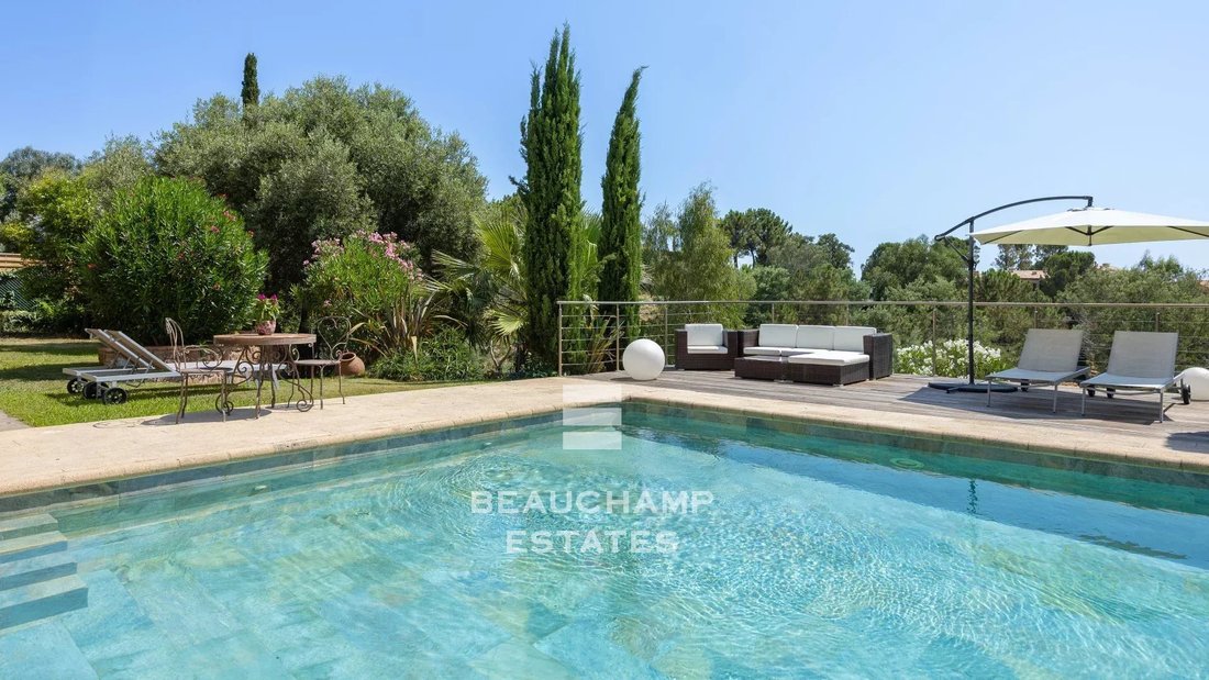 Villa in Théoule-sur-Mer, Provence-Alpes-Côte d'Azur, France 2 - 15899375