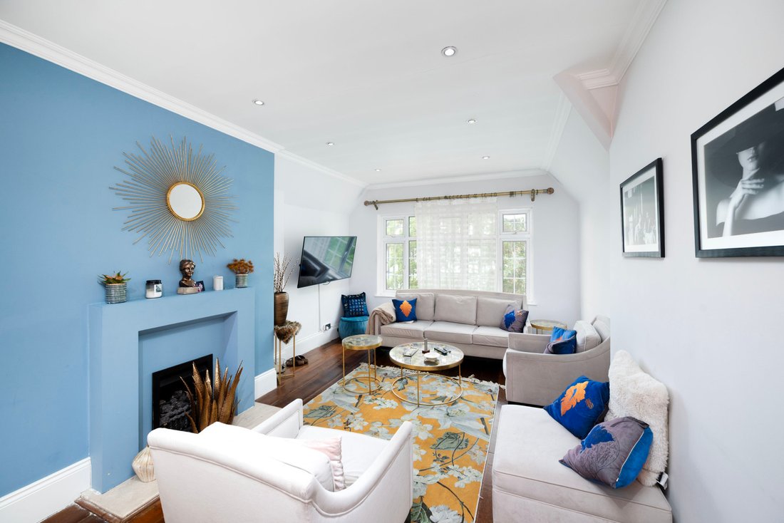 Apartment in Childs Hill, Barnet, England 2 - 18199699