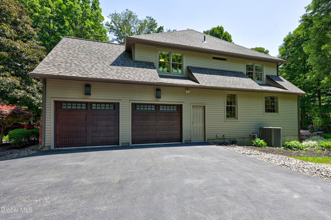 House in Saratoga Springs, New York, United States 5 - 18199360