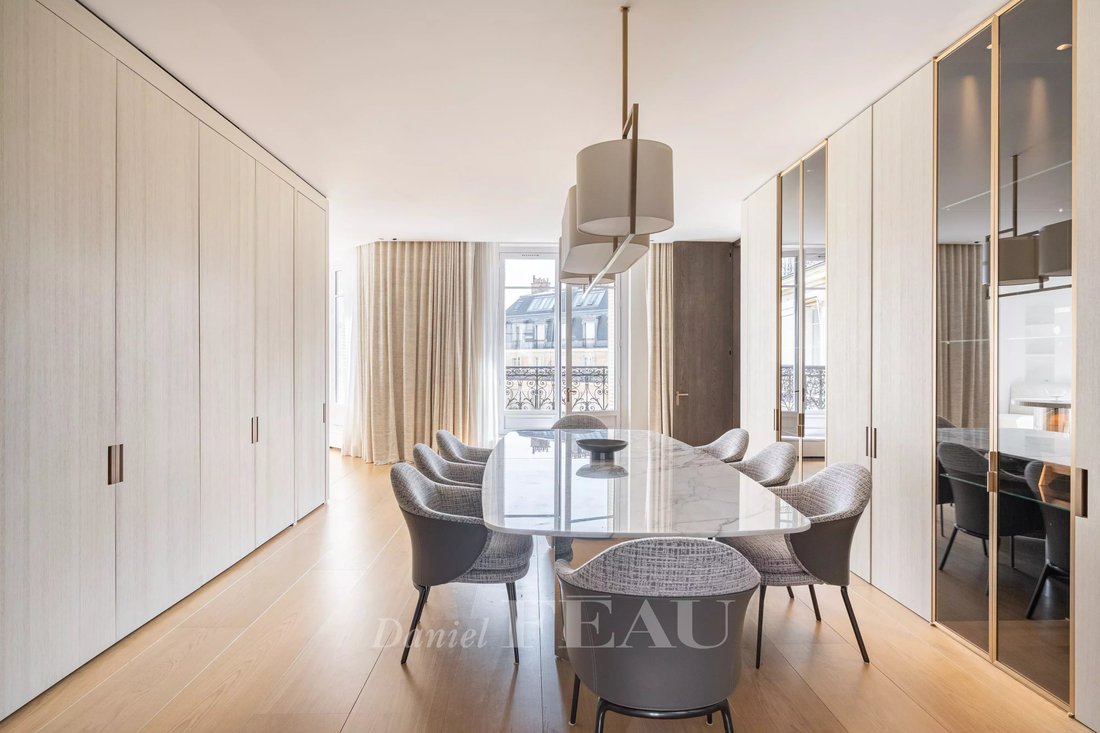 Apartment in Triangle d'Or, Paris 8e Arrondissement, Paris 3 - 18199409