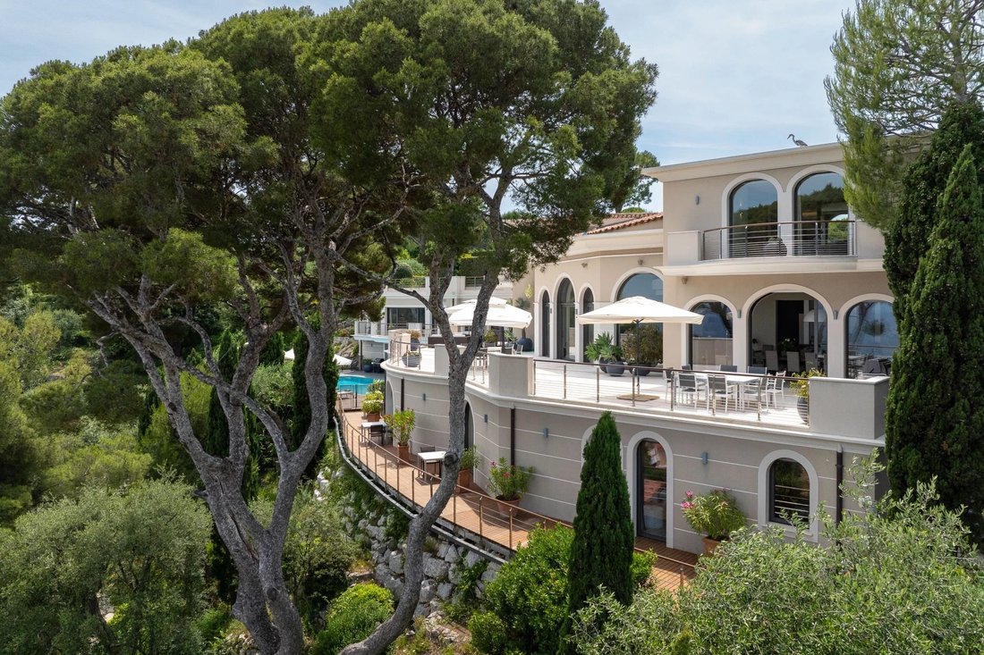 Villa in Saint-Jean-Cap-Ferrat, Provence-Alpes-Côte d'Azur, France 1 - 18201248