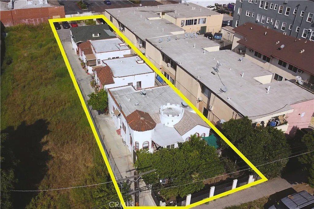 Los Angeles, California, United States 1 - 18204651