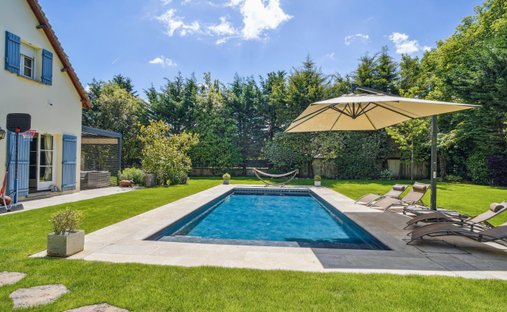 House in Montfort-l'Amaury, Ile-de-France, France 1