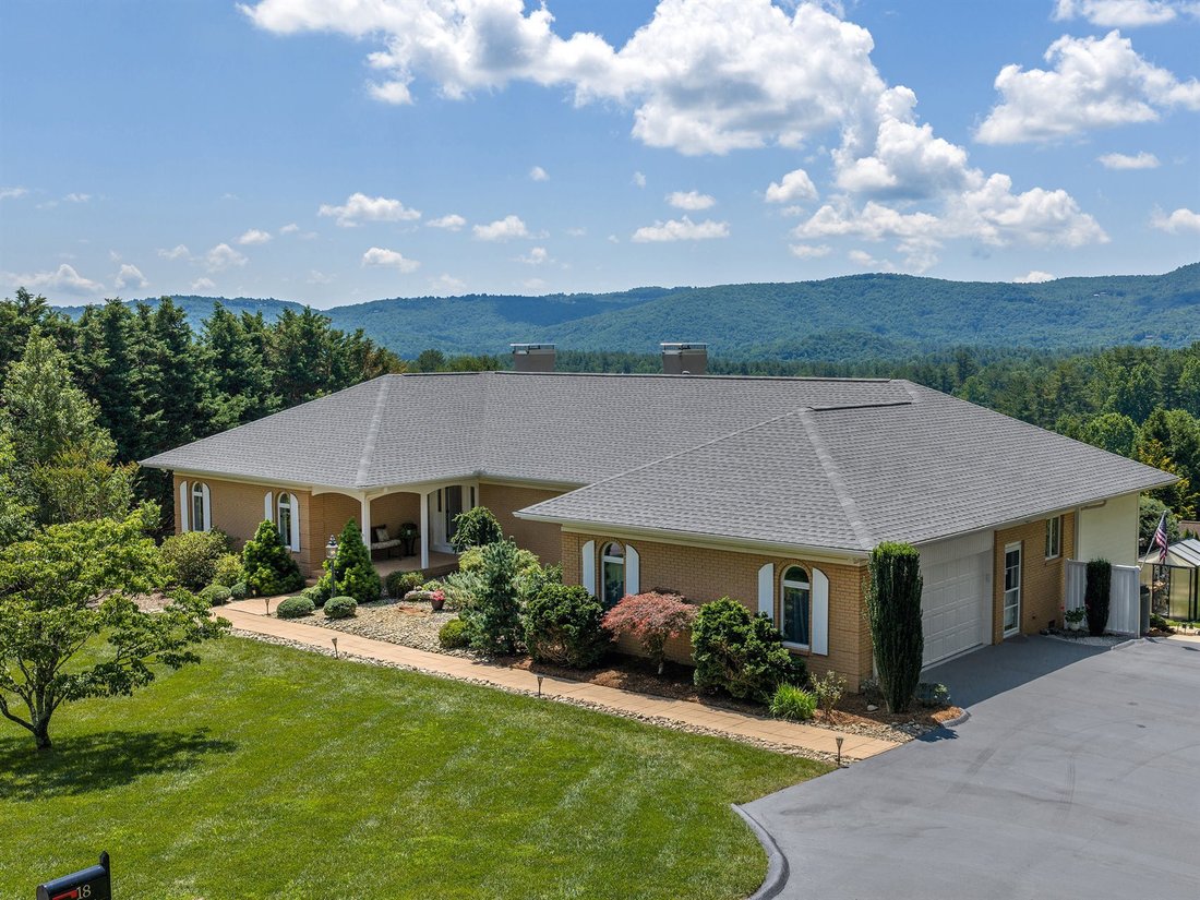 House in Laurel Park, North Carolina, United States 5 - 18206716