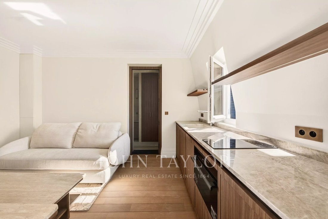 Apartment in Triangle d'Or, Paris 8e Arrondissement, Paris 3 - 18201645