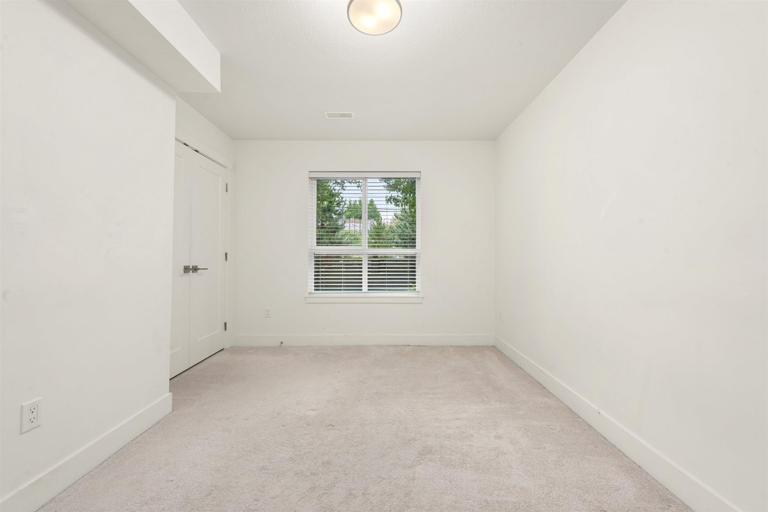 House in Surrey, British Columbia, Canada 3 - 18205601