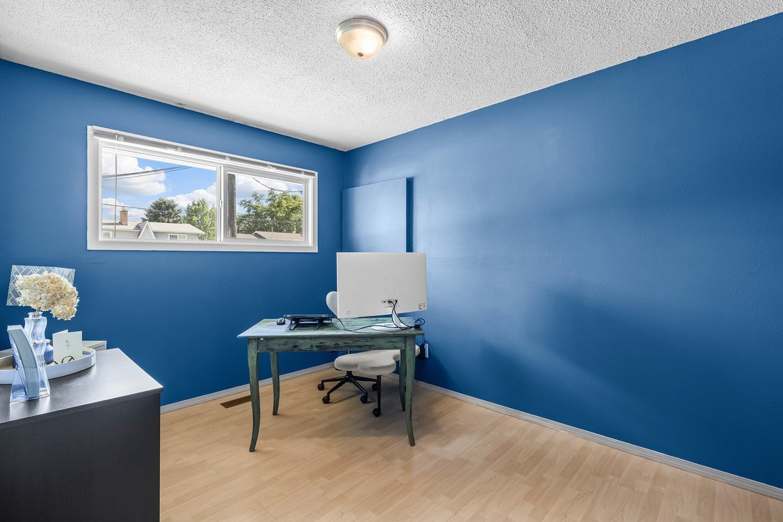 House in Kelowna, British Columbia, Canada 3 - 17358726