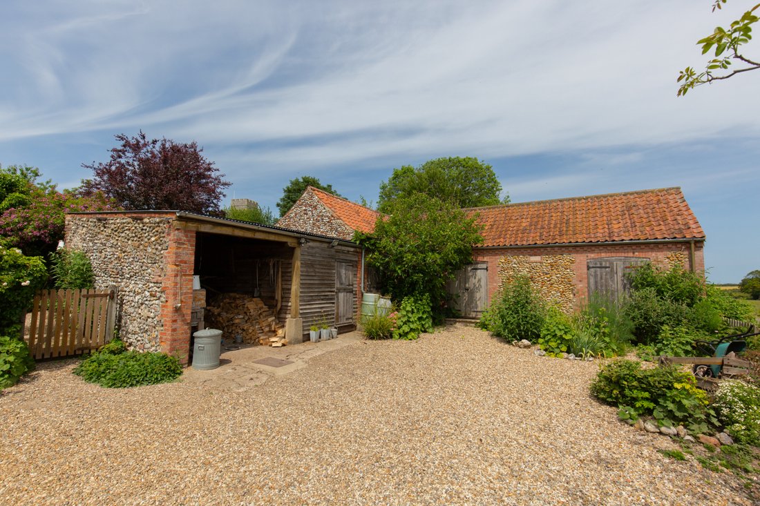 House in Wighton, England 4 - 16183302