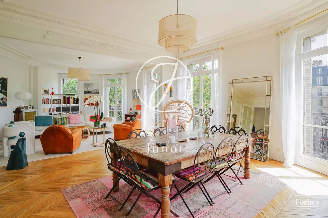Apartment in Gros Caillou, Paris 7e Arrondissement, Paris 4 - 18201355