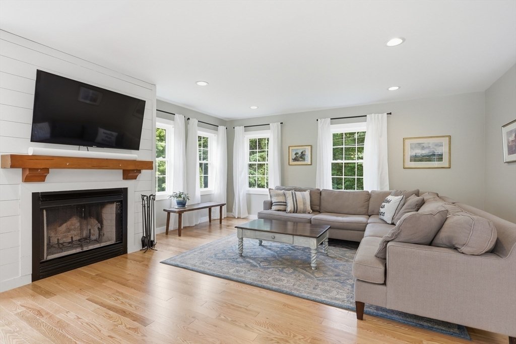 House in Bolton, Massachusetts, United States 4 - 18203995