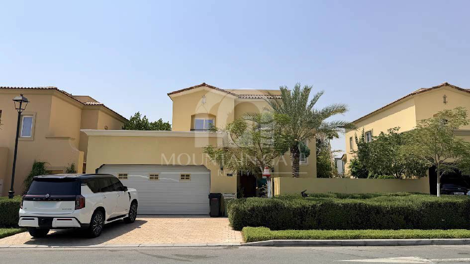 Villa in Warsan, Dubai, United Arab Emirates 1 - 18201408