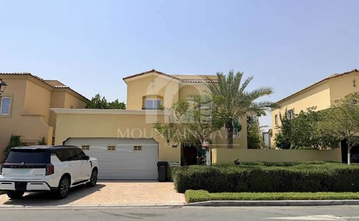 Villa in Warsan, Dubai, United Arab Emirates 1