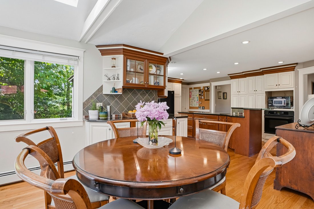House in Medway, Massachusetts, United States 5 - 18200991