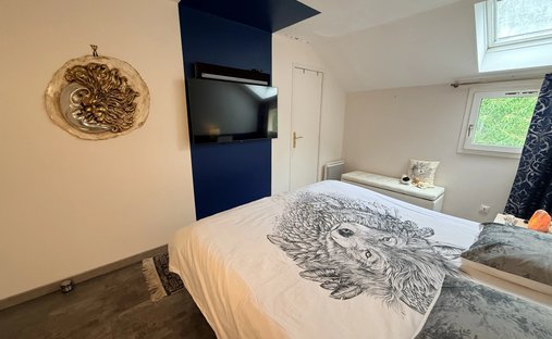 House in Villeneuve-la-Garenne, Ile-de-France, France 1