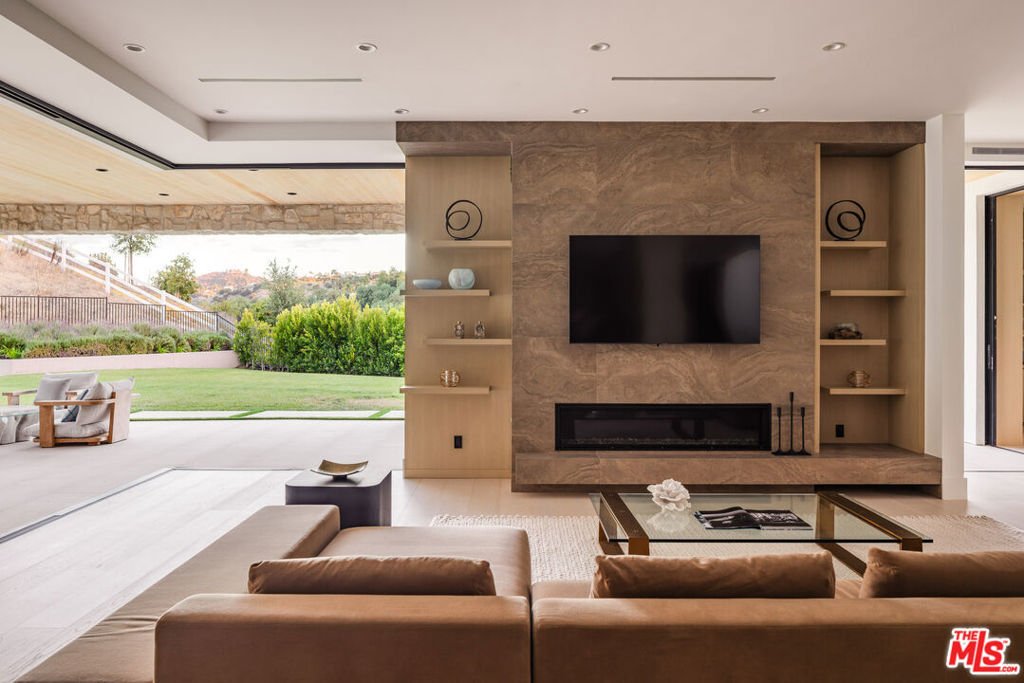 House in Hidden Hills, California, United States 3 - 18203403