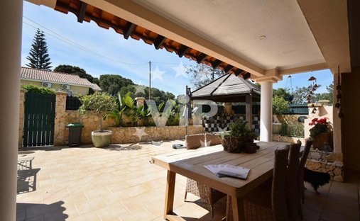 Townhouse en Praia dos Pescadores, Olhos de Agua, Portugal 1
