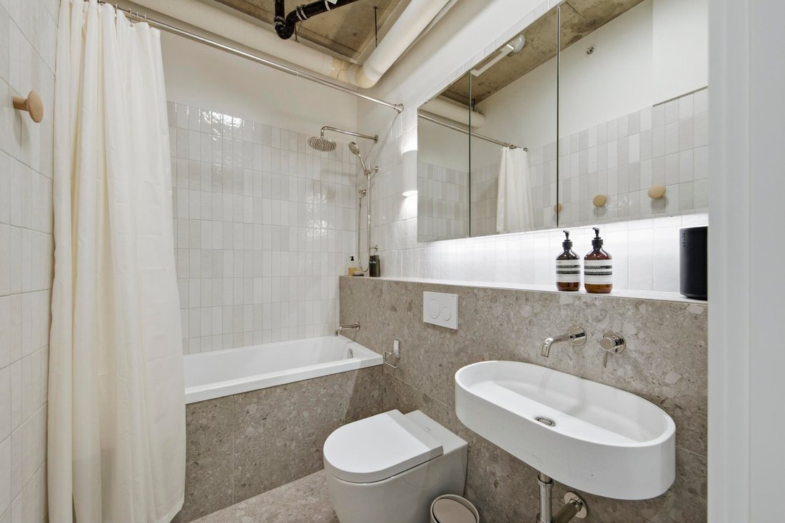 Condo in Vancouver, British Columbia, Canada 3 - 18205550