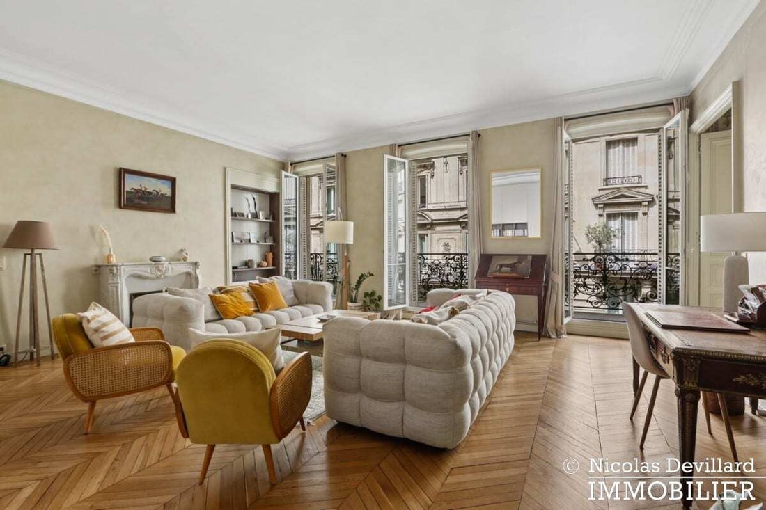Apartment in Elysées-Madeleine, Paris 8e Arrondissement, Paris 4 - 18204429