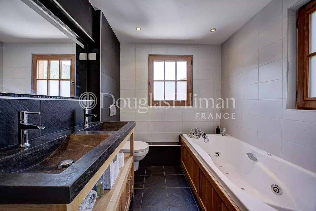 Chalet in Les Houches, Auvergne-Rhône-Alpes, France 3 - 18201420