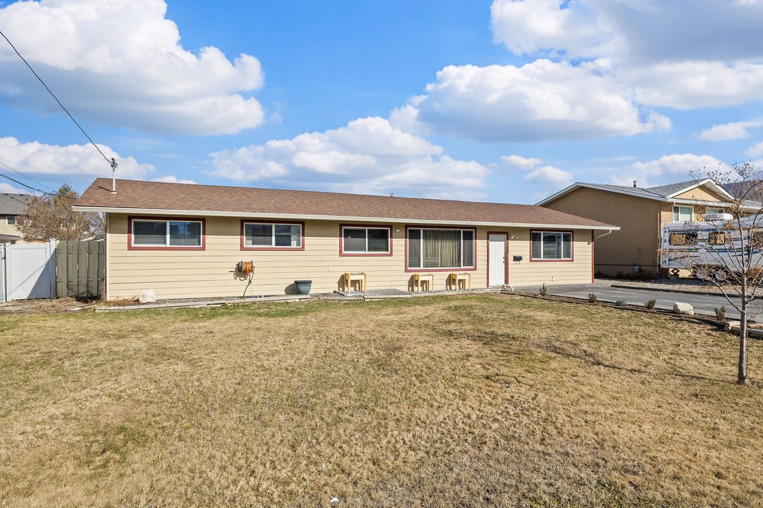 House in Kelowna, British Columbia, Canada 1 - 17358726