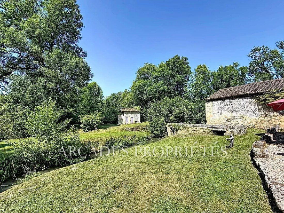 Estate in Frontenac, Nouvelle-Aquitaine, France 5 - 17835598