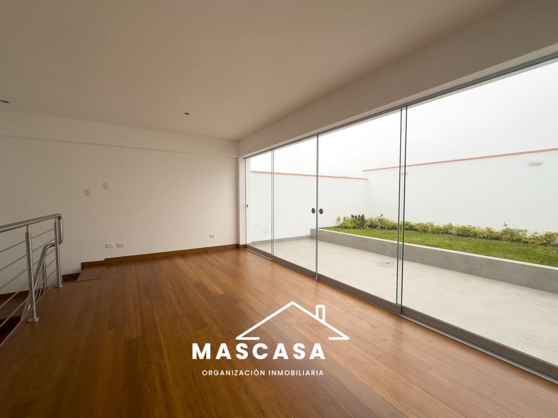 Apartment in Lima, Belarus 2 - 18201166