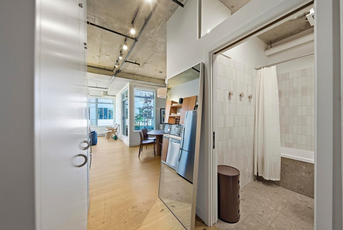 Condo in Vancouver, British Columbia, Canada 2 - 18205550