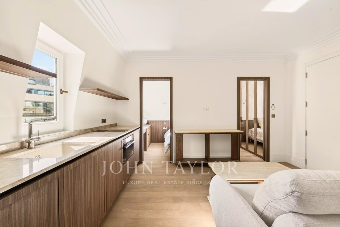 Apartment in Triangle d'Or, Paris 8e Arrondissement, Paris 2 - 18201645